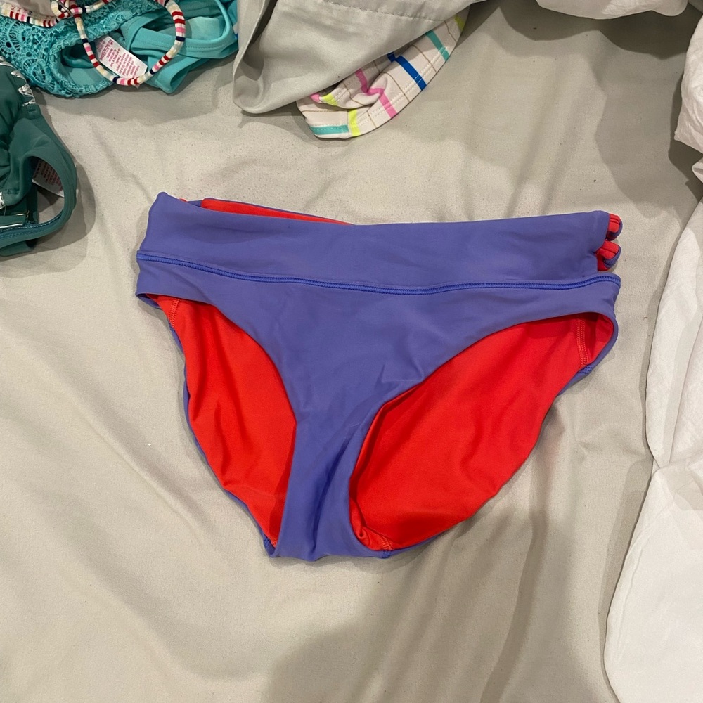 Ivivva swimsuit bottoms